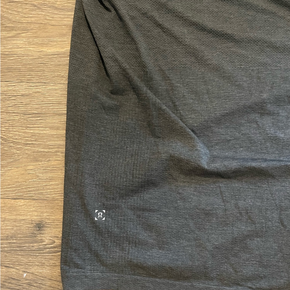 2 lululemon XXL metal vent tech 2.0 short sleeve and long sleeve selling lot - Picture 3 of 6